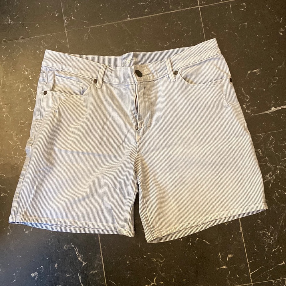 Ann Taylor LOFT Relaxed Skinny Jean Shorts Size 8